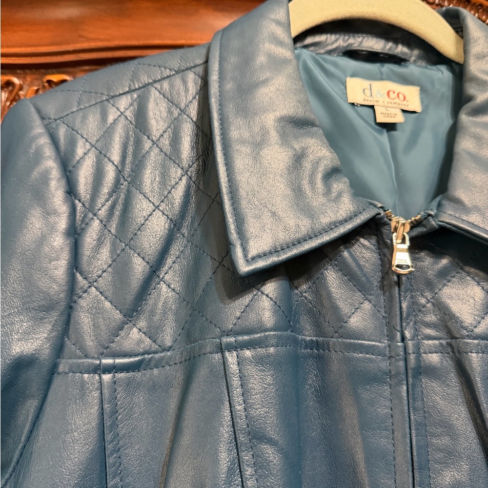 Women's Leather Jacket with Quilting Detail - Picture 3 of 9